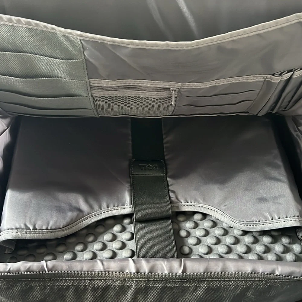 Dell computer bag, made of nylon
